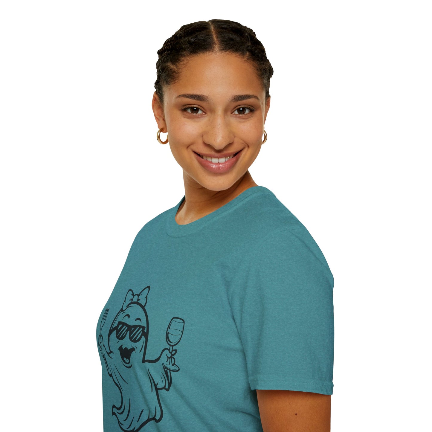 Ghostly Wine Lover Tee – Funny Halloween & Party Shirt for Spooky Wine Fans