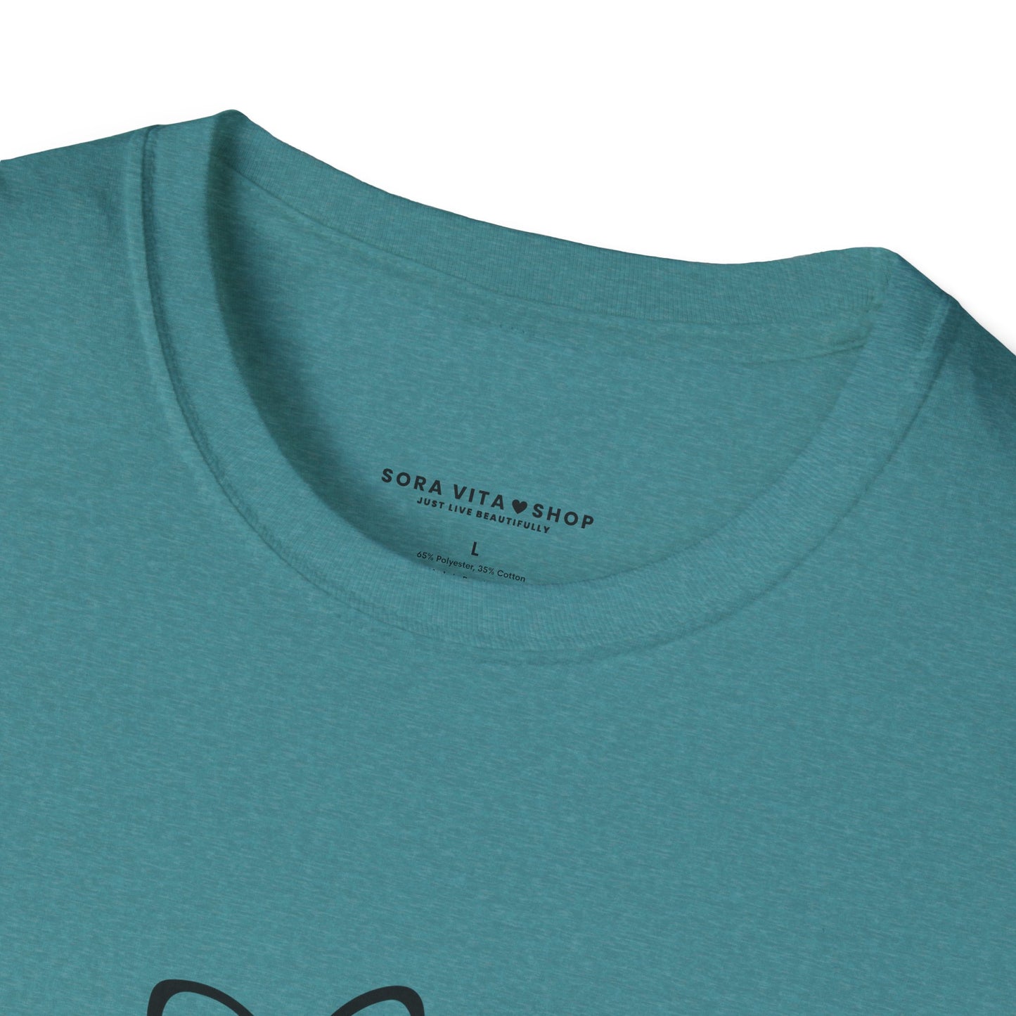 Ghostly Wine Lover Tee – Funny Halloween & Party Shirt for Spooky Wine Fans